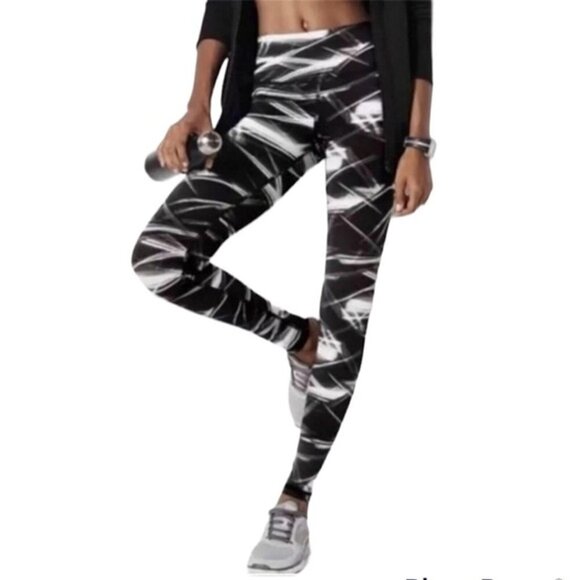 VICTORIA SPORT | Knockout Tight Leggings Patterned | Sz. M - Picture 1 of 6